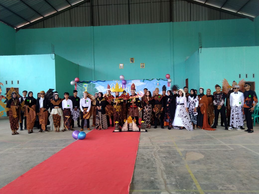 Kegiatan Lomba - Lomba dalam Memperingati Hari Pahlawan di SMAN 1 Kalirejo